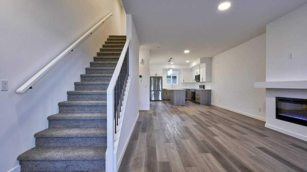 Picture for 774 Wolf Willow Boulevard SE