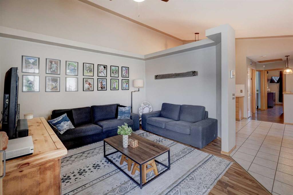 Picture for 1421 Strathcona Way 