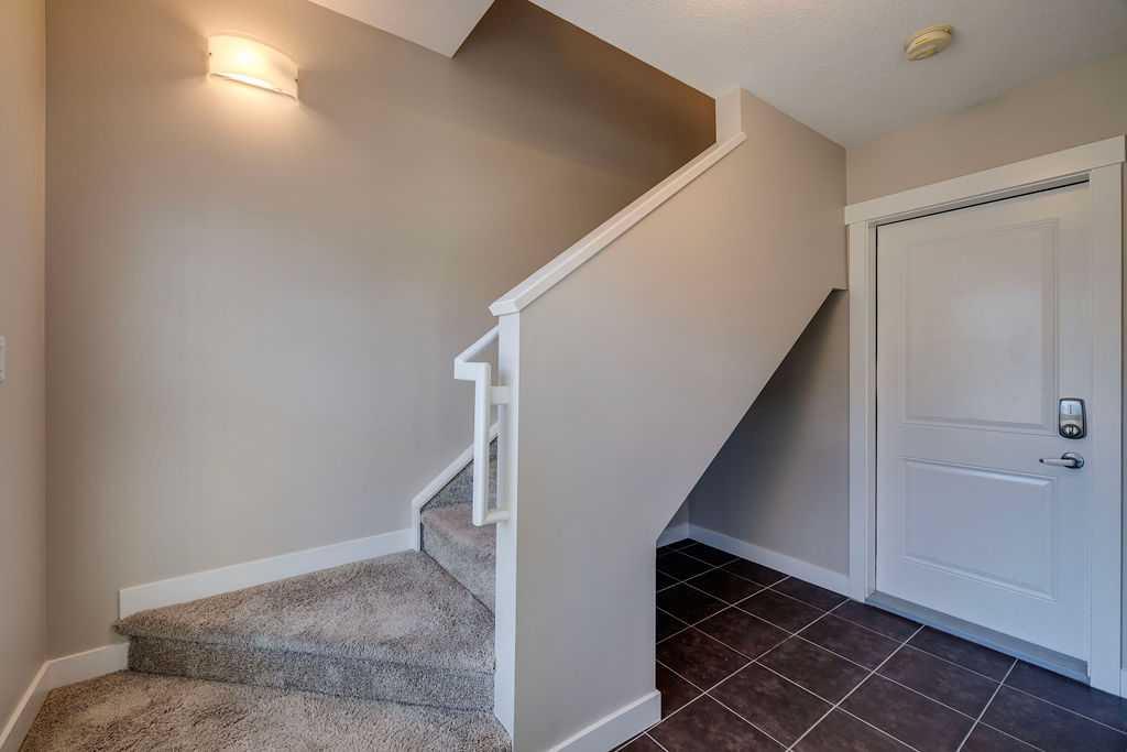 Picture for 305, 32 Horseshoe Crescent 