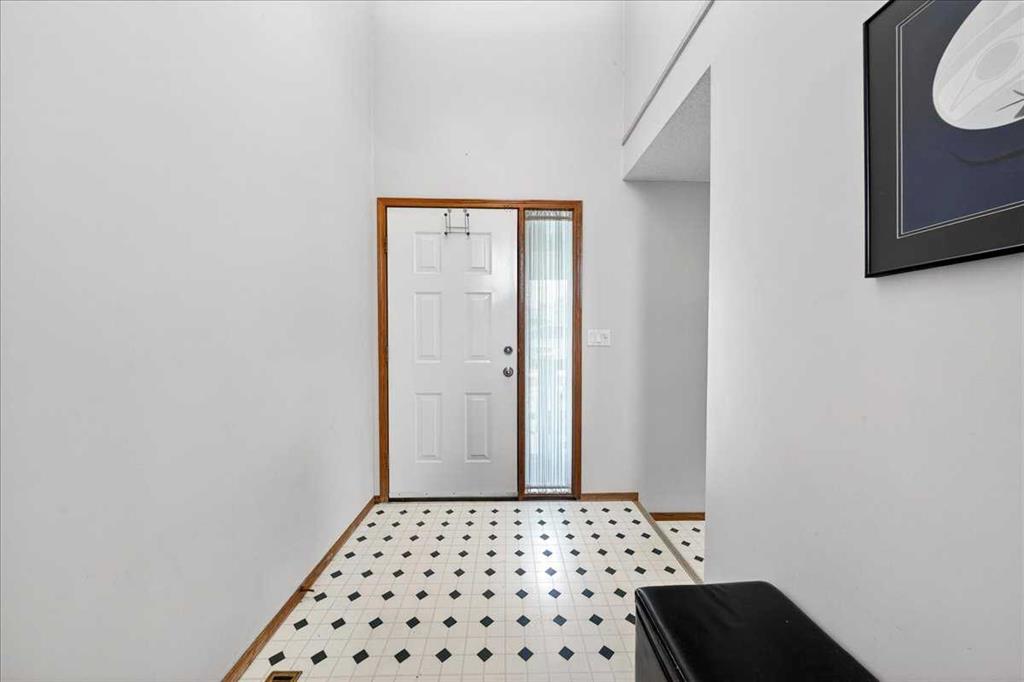 Picture for 210 Shawinigan Way SW