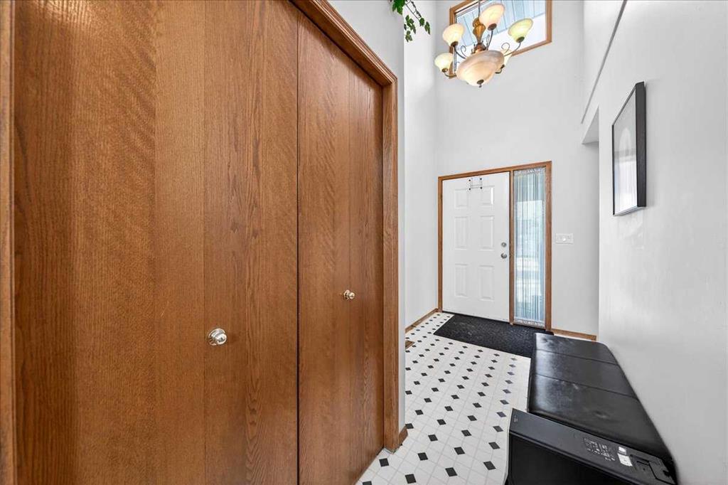 Picture for 210 Shawinigan Way SW