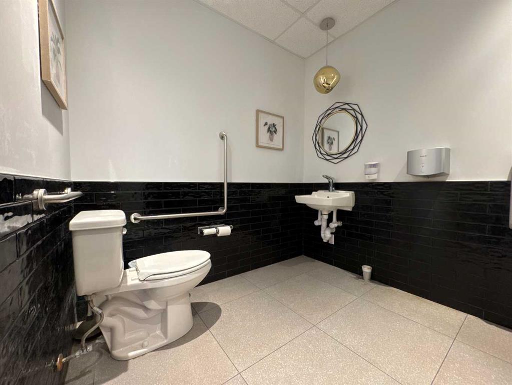 Picture for 1234 Any Avenue NW