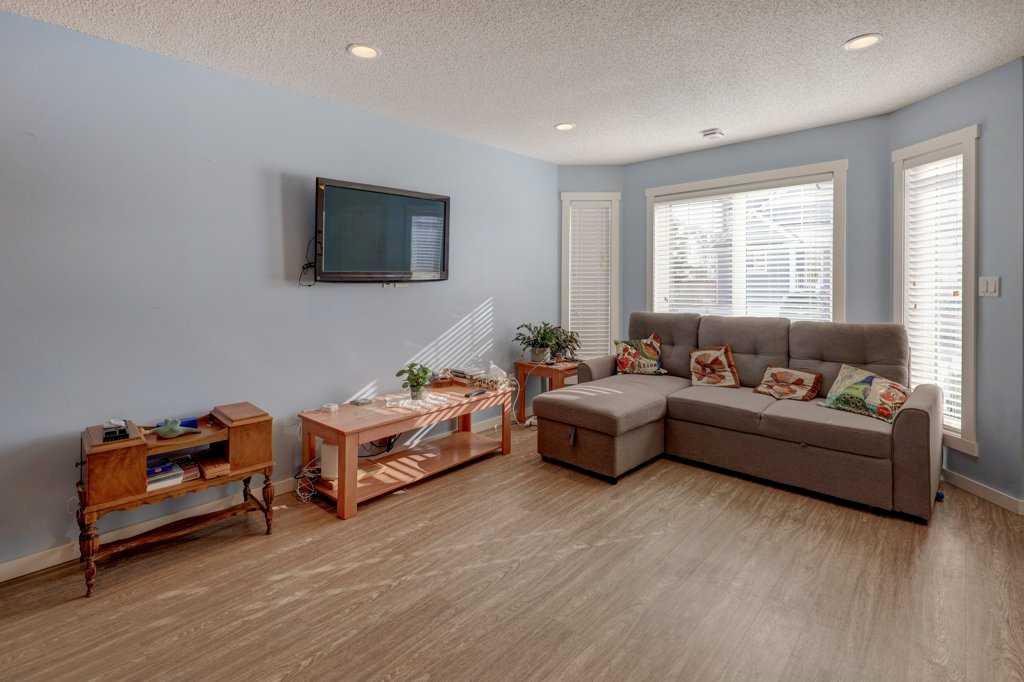 Picture for 1301, 2400 Ravenswood View SE