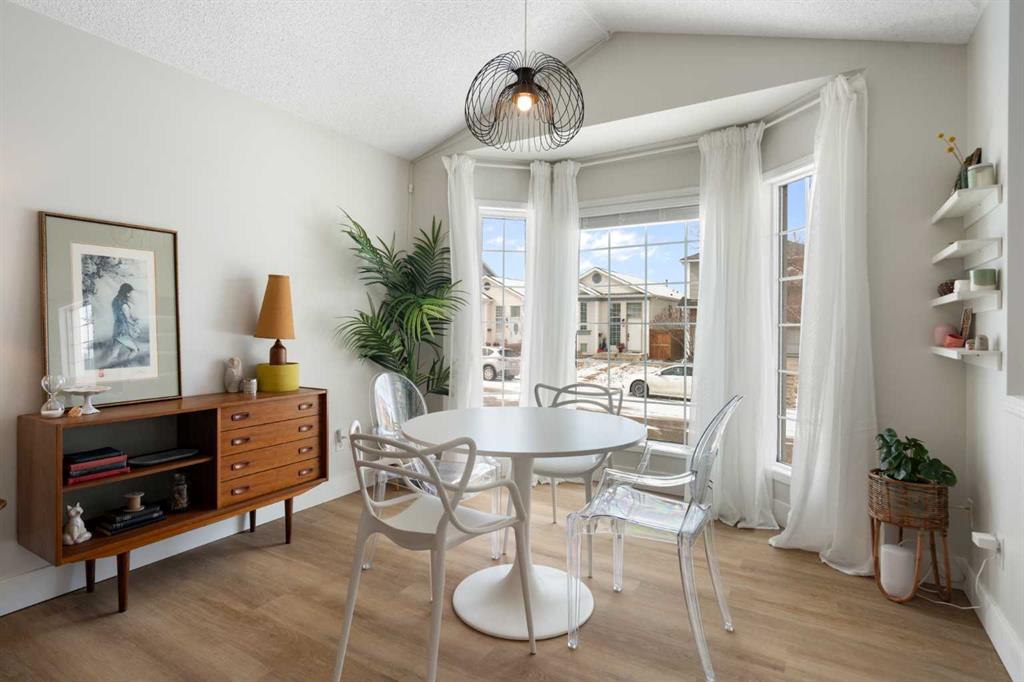 Picture for 39 River Rock Circle SE