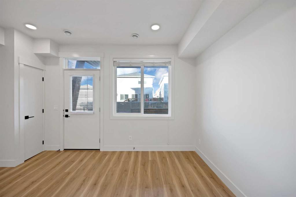 Picture for 112, 10060 46 Street NE