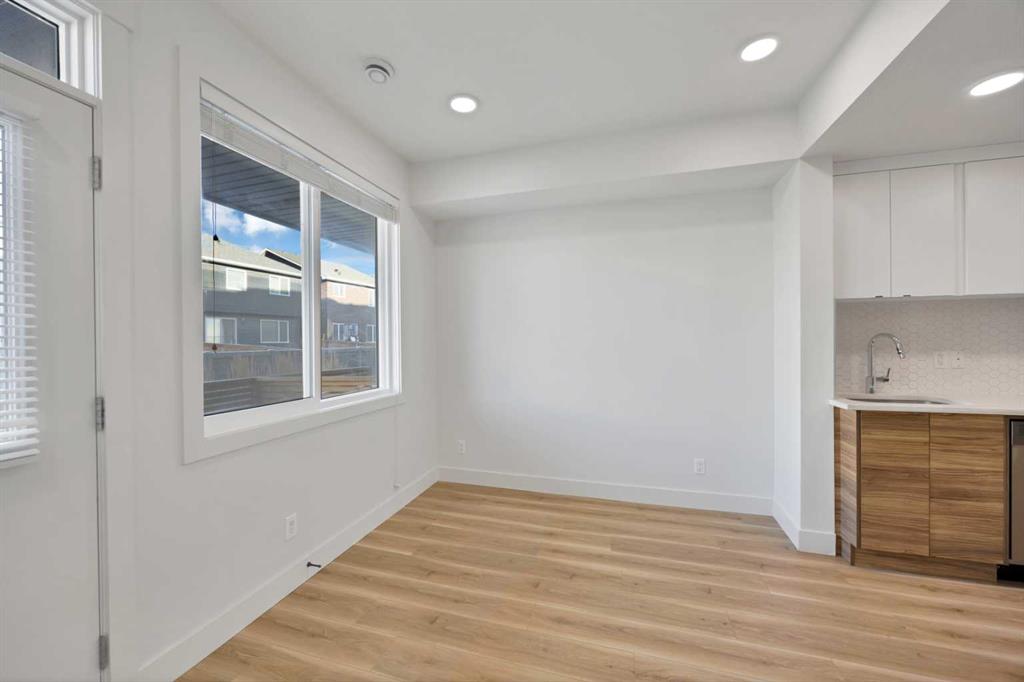 Picture for 112, 10060 46 Street NE