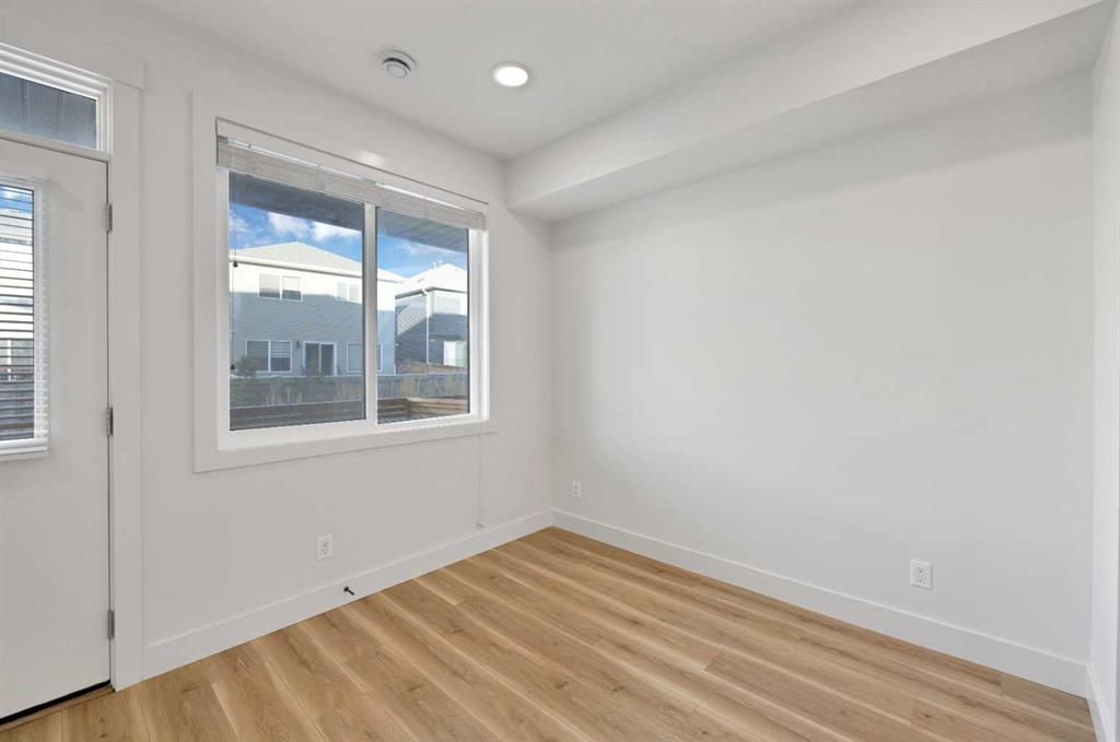 Picture for 112, 10060 46 Street NE