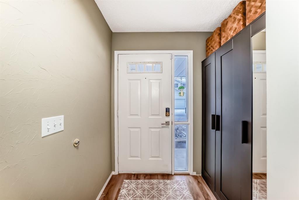 Picture for 424 Hawkstone Manor NW