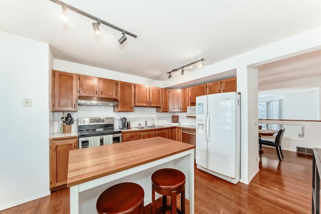 Picture for 424 Hawkstone Manor NW