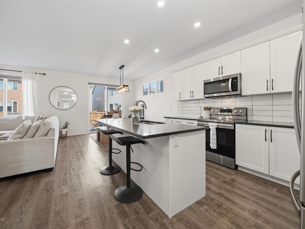 Picture for 414 Windrow Common SW