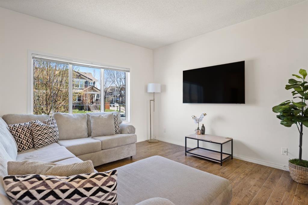 Picture for 648 Mahogany Boulevard SE