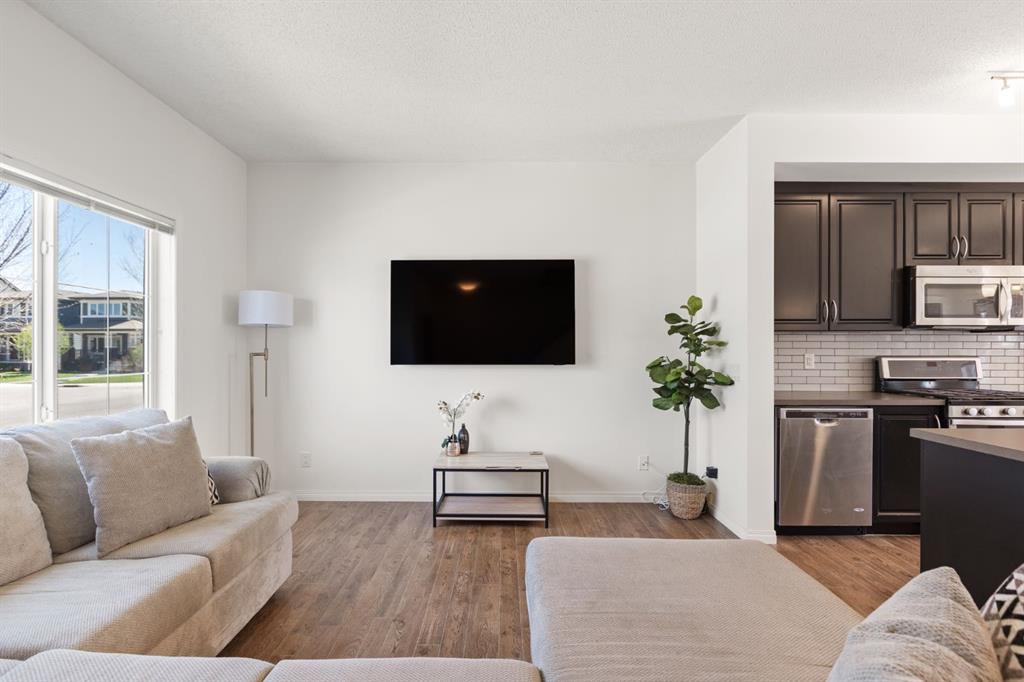 Picture for 648 Mahogany Boulevard SE