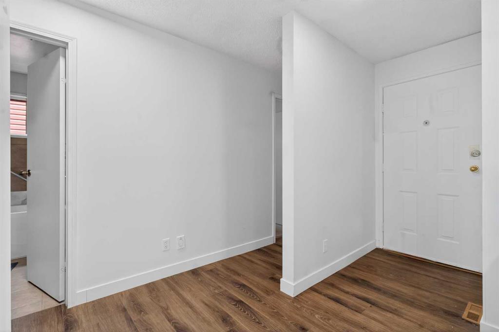 Picture for 128 Castledale Crescent NE