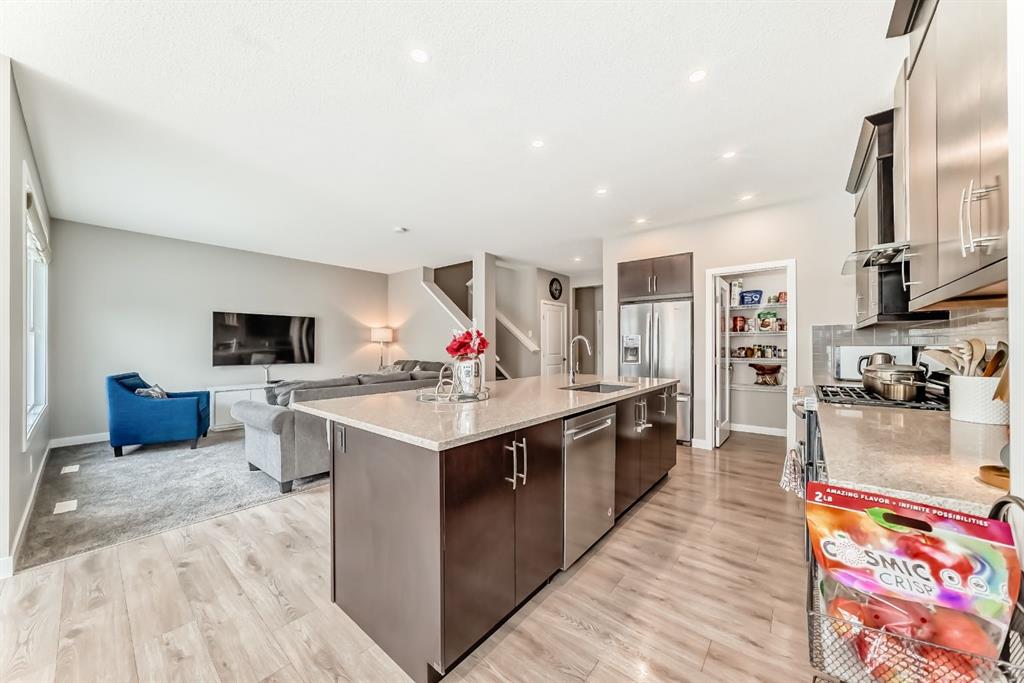 Picture for 259 Kingfisher Crescent SE