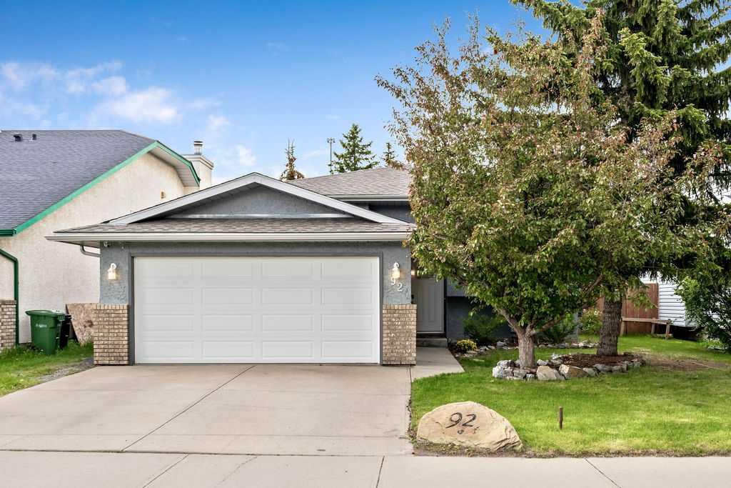 Picture for 92 Waterstone Crescent SE