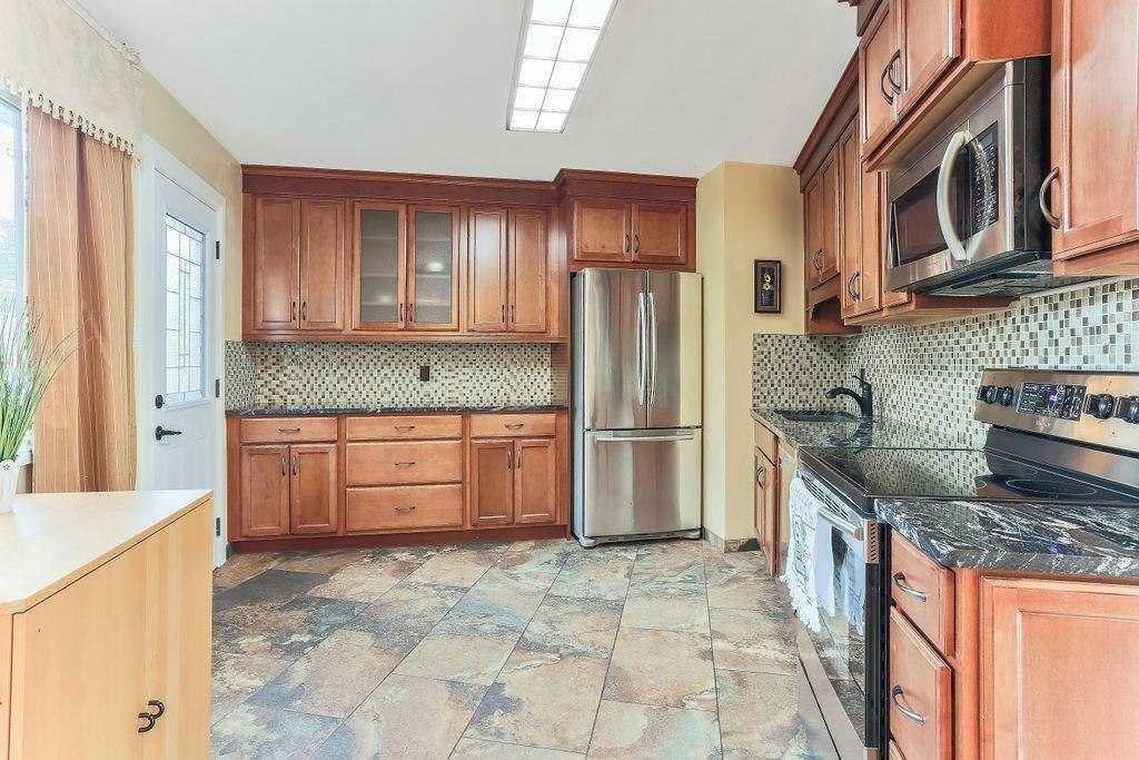 Picture for 4604 Brisebois Drive NW