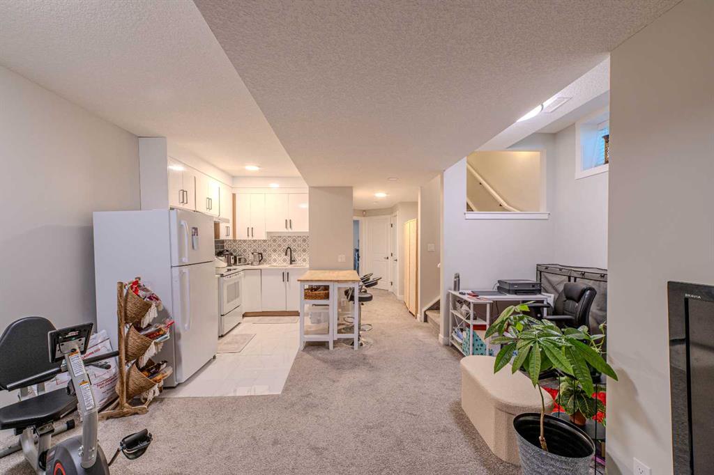 Picture for 643 Cornerstone Drive NE https://www.cirrealty.ca/reb/creb/80/A2266680_41.jpg
