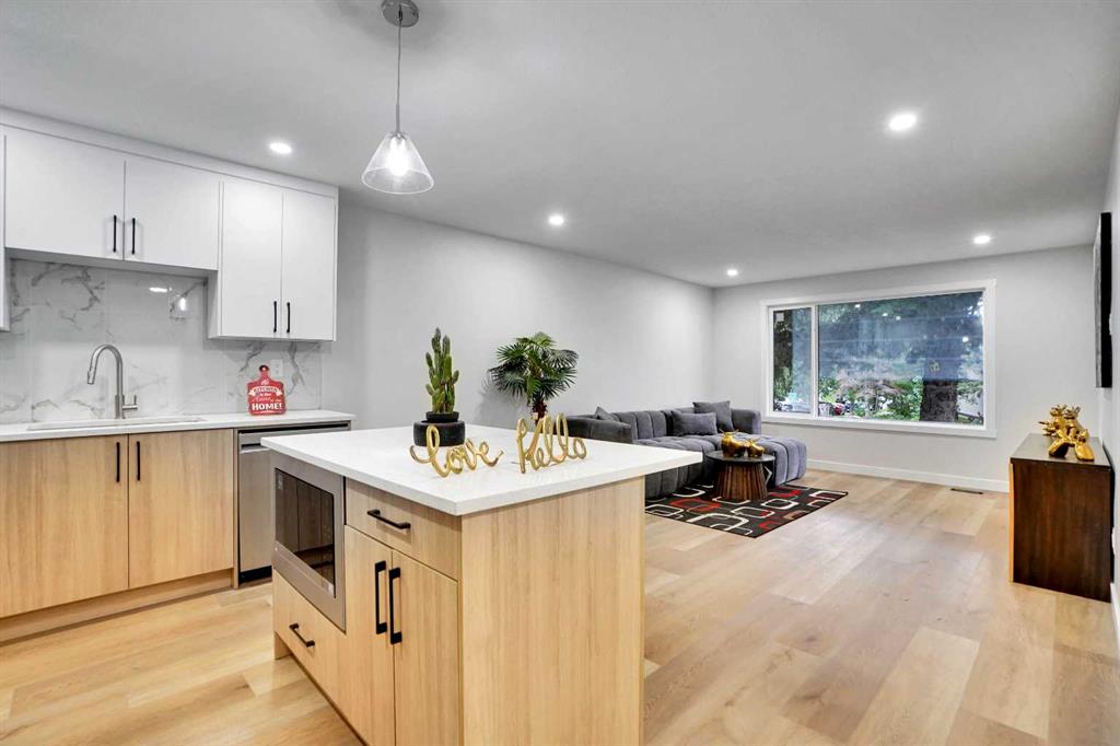 Picture for 903B Queensland Drive SE