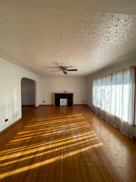 Picture for 2424 17 Avenue SW