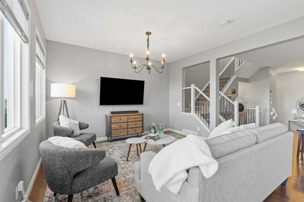 Picture for 135 Evanscrest Way NW