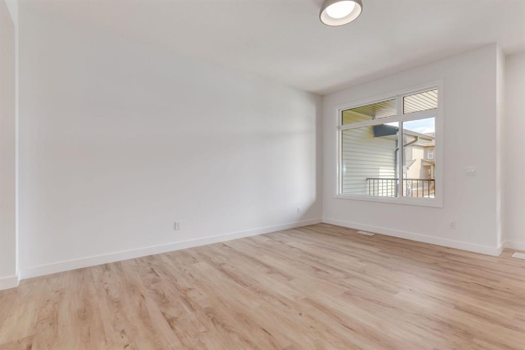 Picture for 158 Belvedere Crescent SE