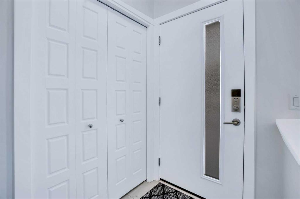 Picture for 160 Livingston Common NE