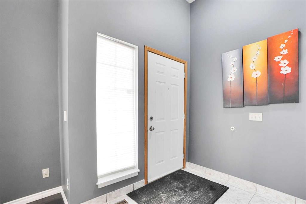 Picture for 6934 Laguna Way NE