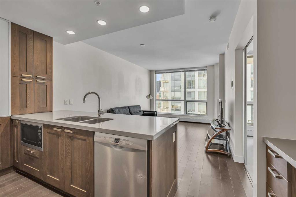 Picture for 1418, 222 Riverfront Avenue SW