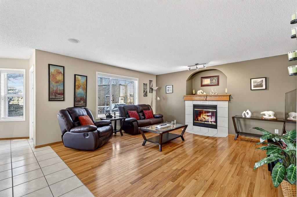 Picture for 195 Cove Crescent 