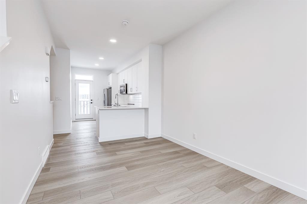 Picture for 202, 437 Alpine Avenue SW