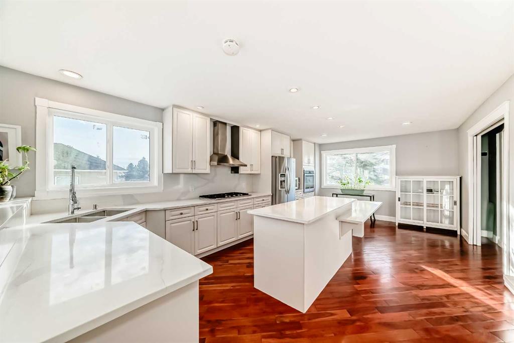 Picture for 305 Lakeside Greens Crescent 