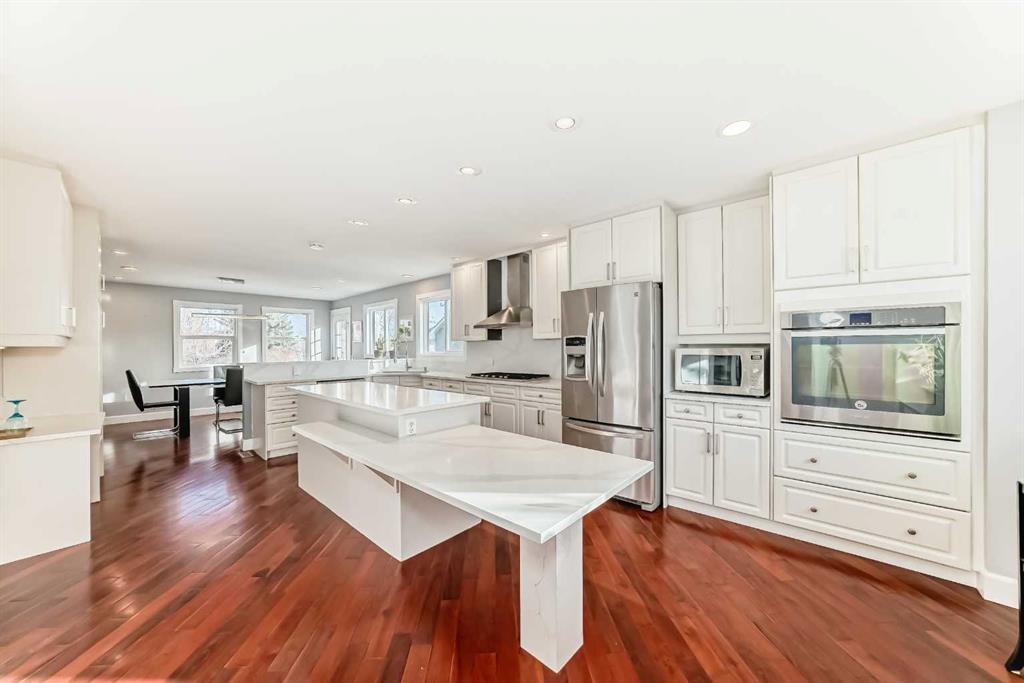 Picture for 305 Lakeside Greens Crescent 