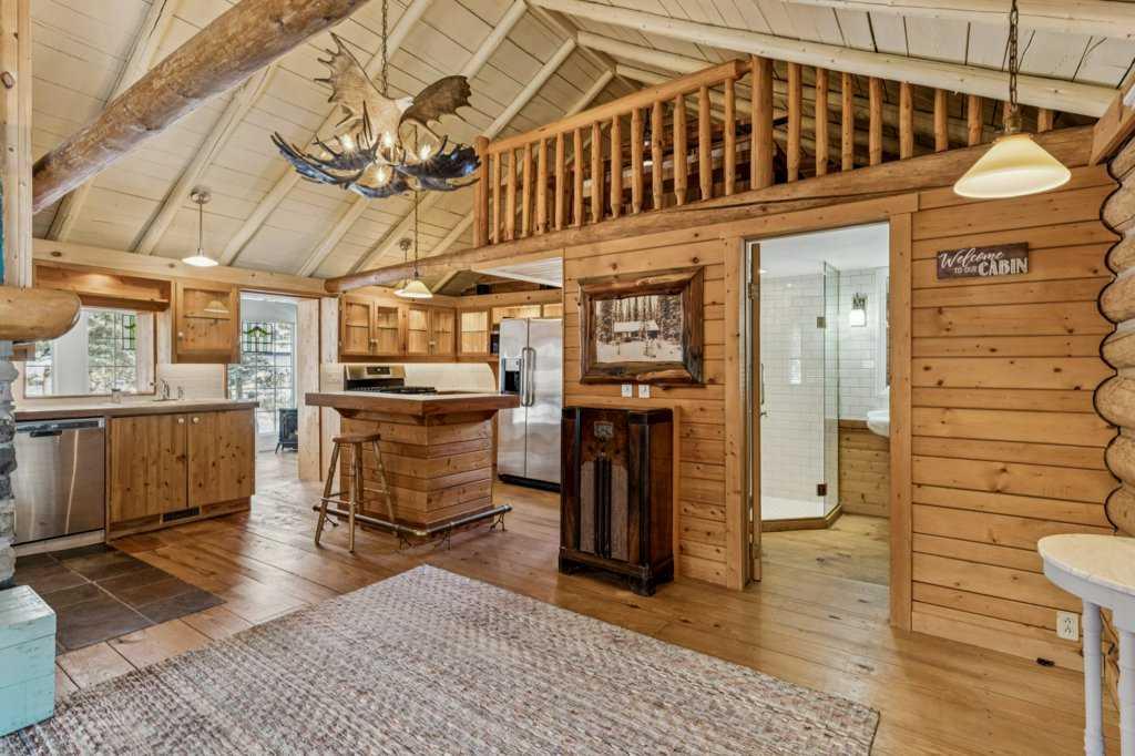 Picture for 4 Pine Avenue 