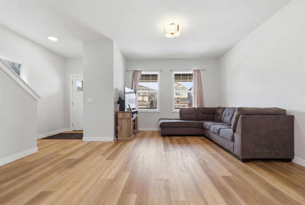 Picture for 80 Legacy Reach Crescent SE