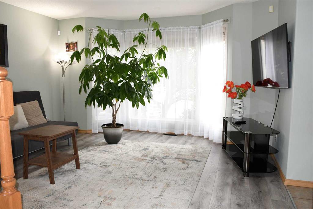 Picture for 66 Cramond Circle SE