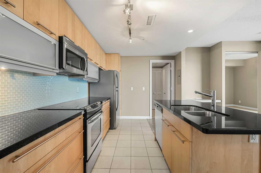 Picture for 1407, 215 13 Avenue SW