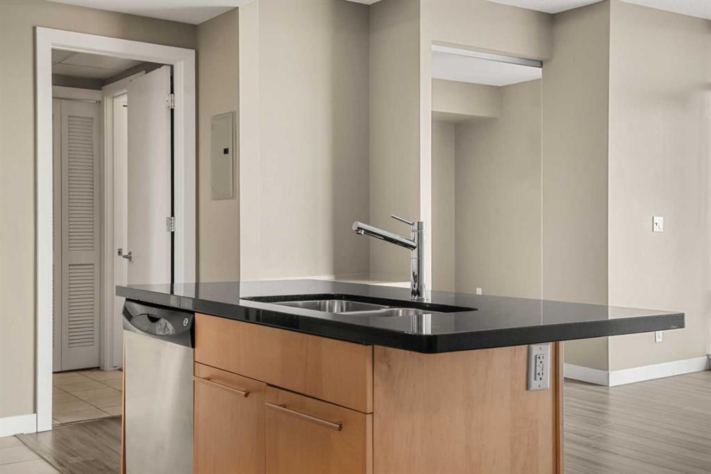 Picture for 1407, 215 13 Avenue SW