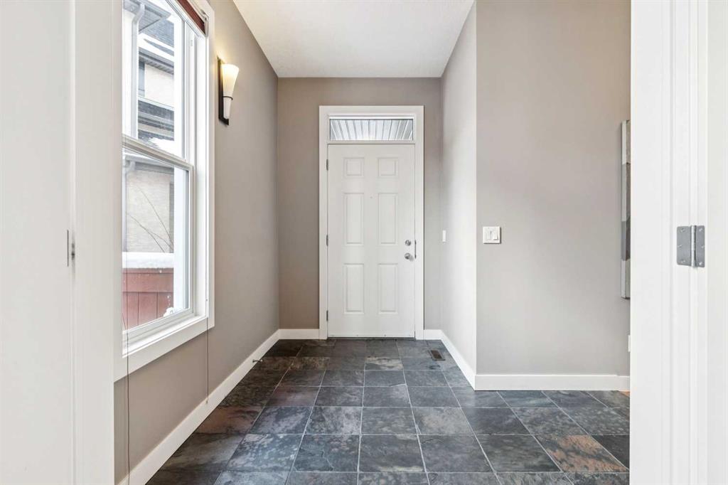 Picture for 25 Mahogany Square SE