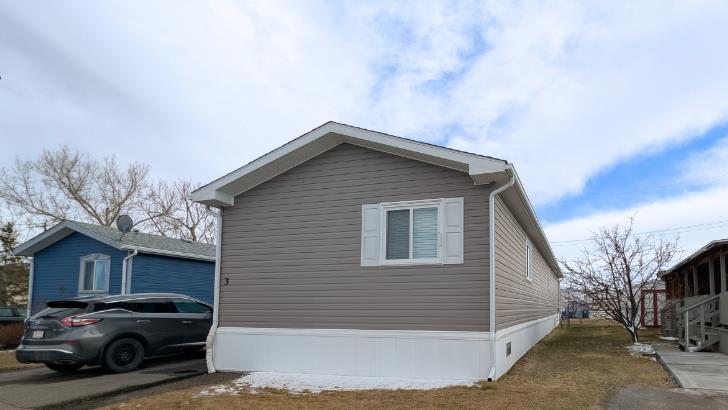 Picture for #3, 5853 4 Street W