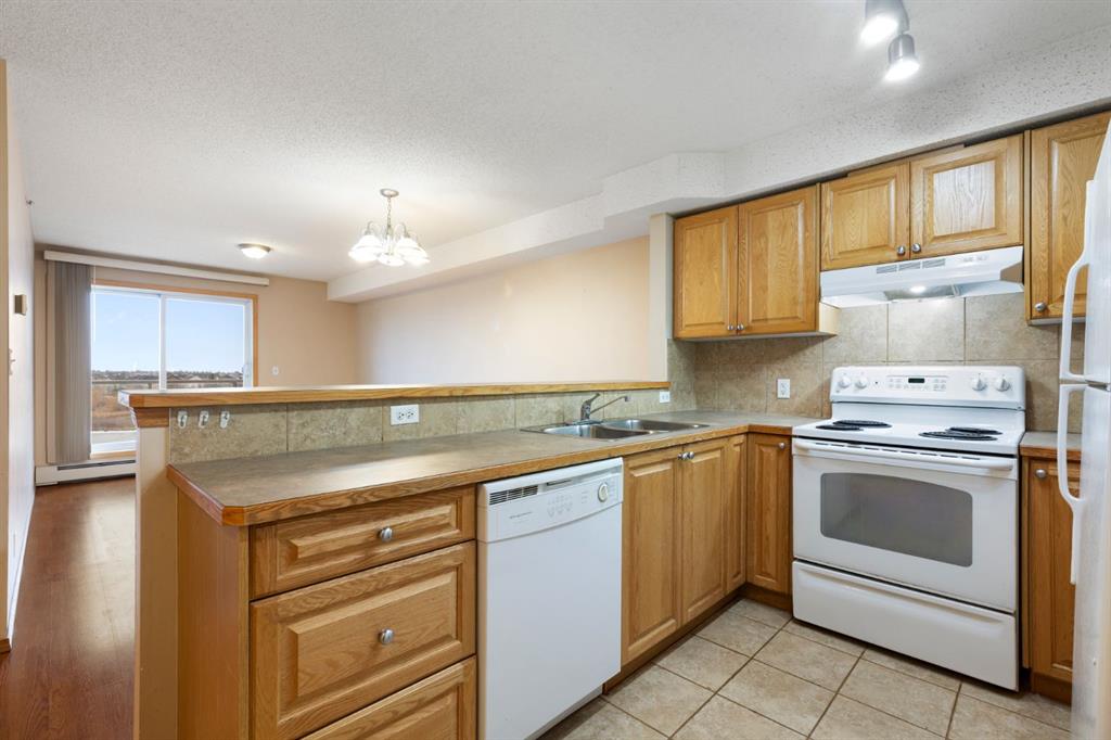 Picture for 311, 92 Saddletree Court NE