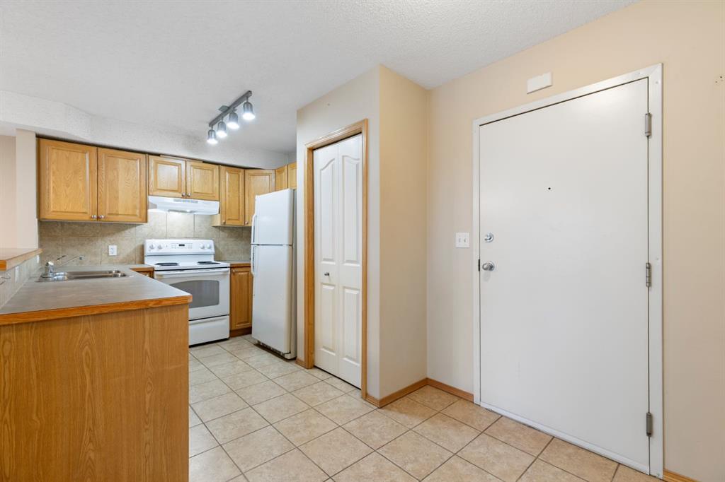 Picture for 311, 92 Saddletree Court NE