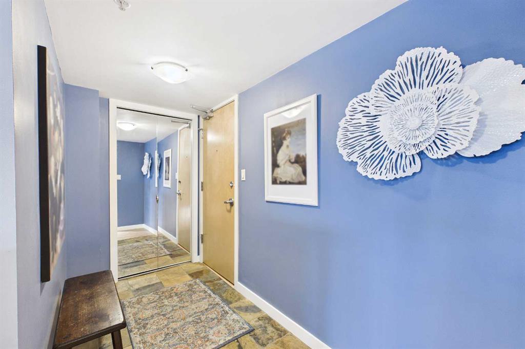 Picture for 301, 1088 6 Avenue SW