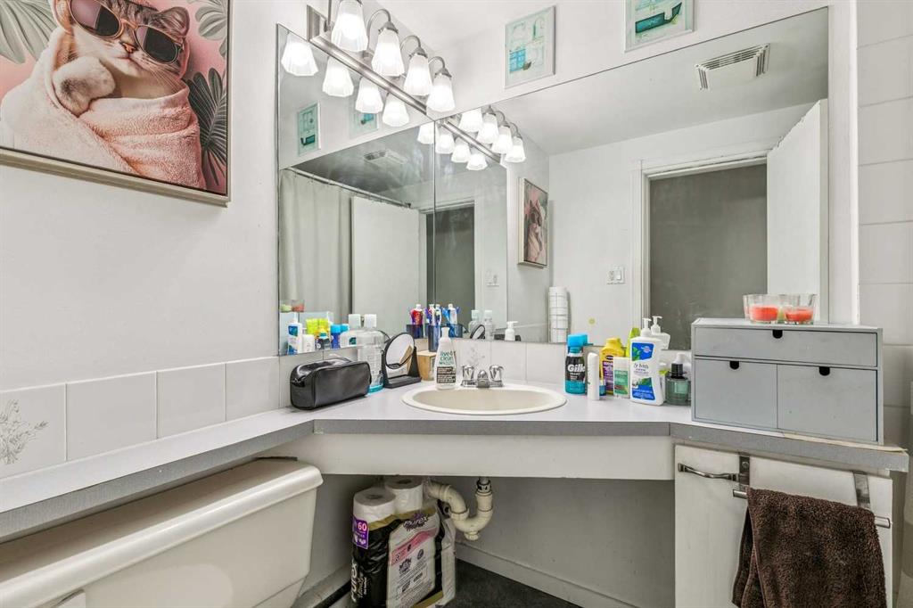 Picture for 2, 931 19 Avenue SW