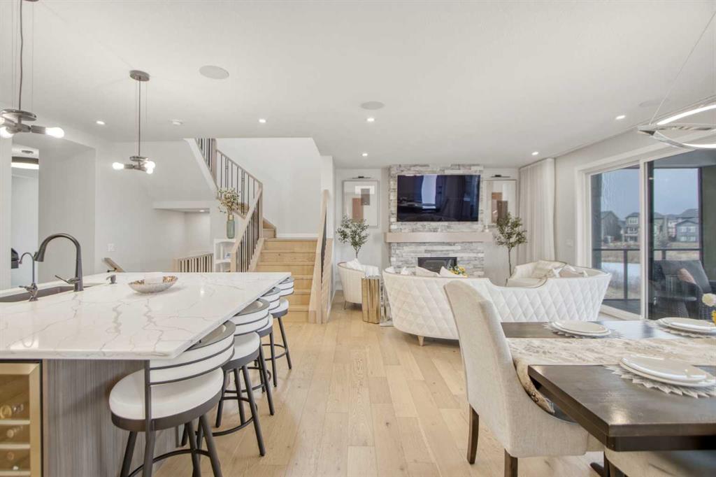 Picture for 1104 Cranbrook Gardens SE