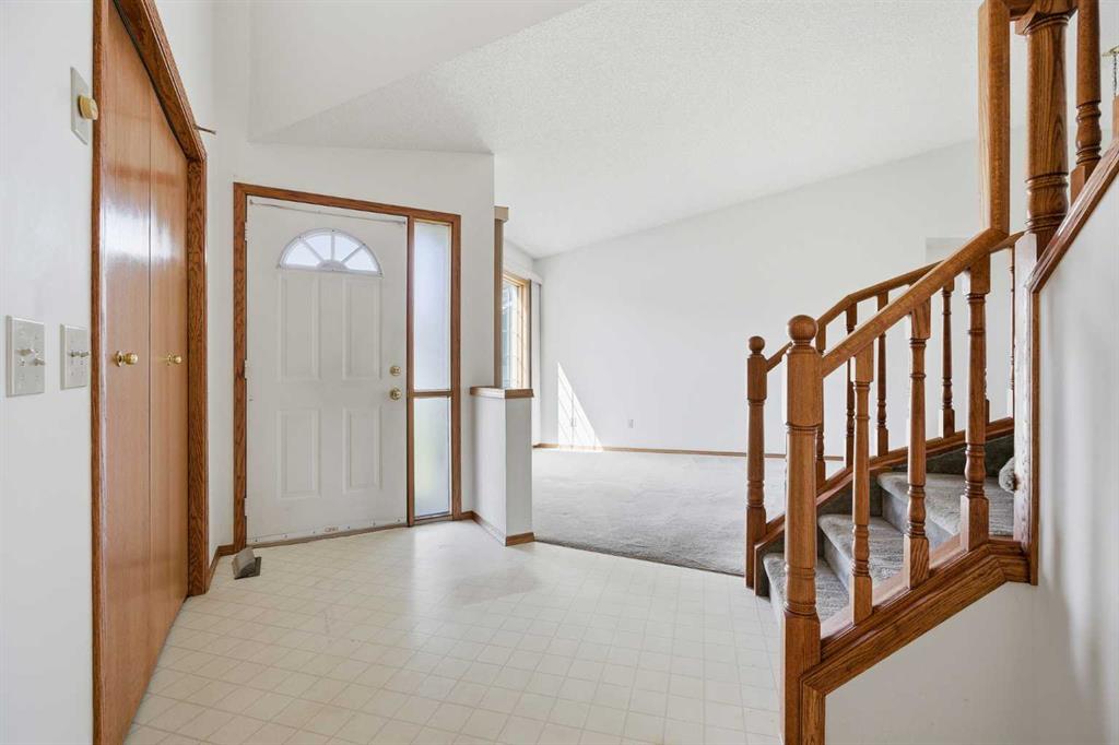 Picture for 16 Macewan Ridge View NW