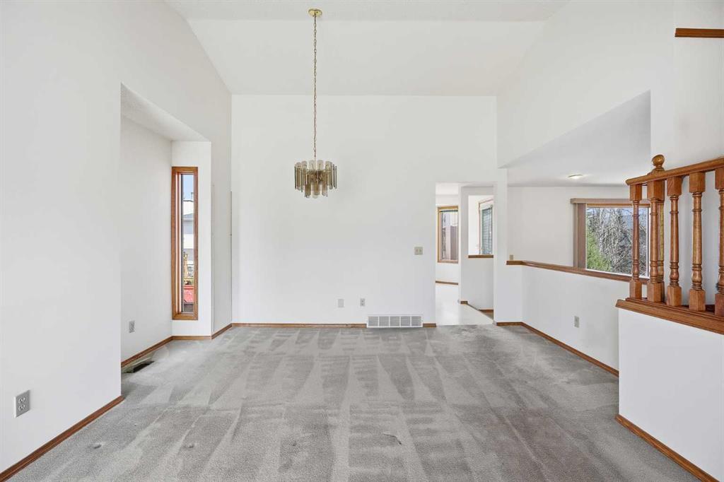 Picture for 16 Macewan Ridge View NW