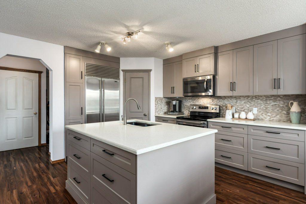Picture for 2 Springbank Crescent SW