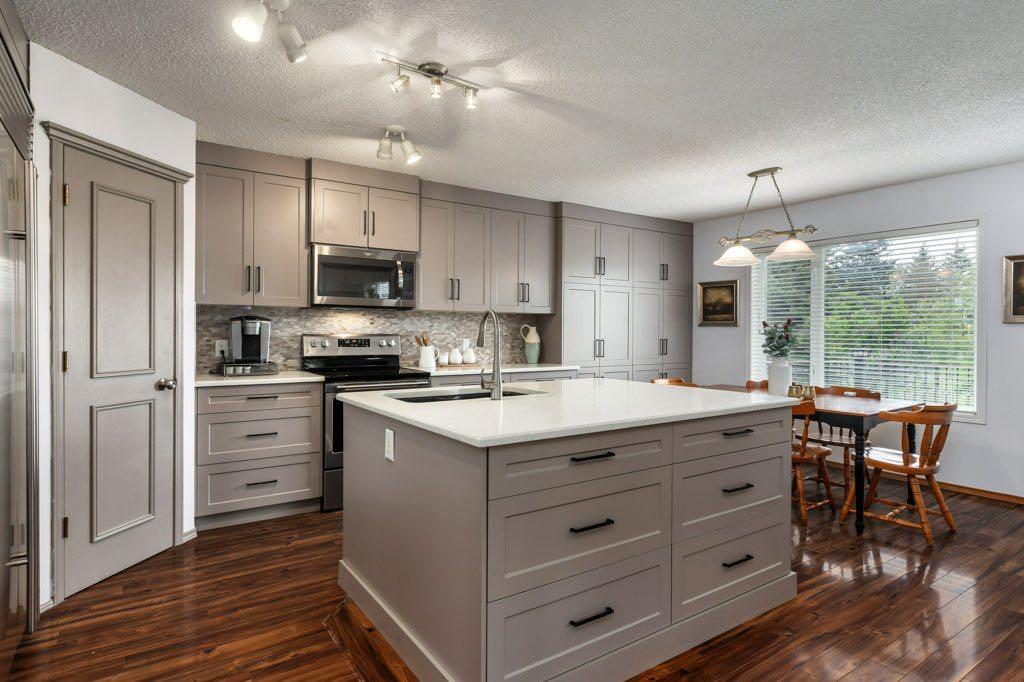 Picture for 2 Springbank Crescent SW