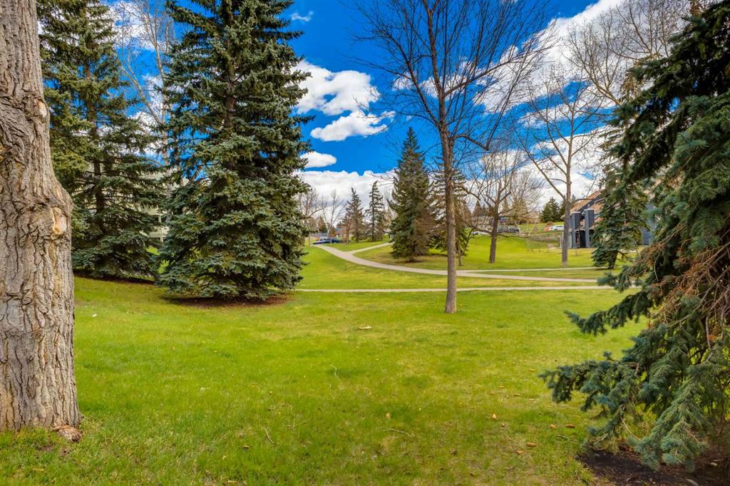 Picture for 2240, 70 Glamis Drive SW