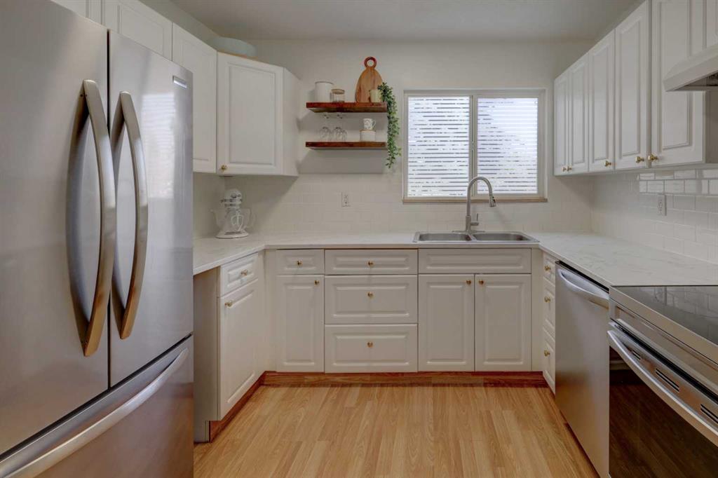 Picture for 10, 707 Westmount Drive 